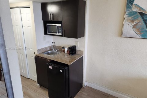 Copropriété à vendre à Sunny Isles Beach, Floride: 33.44 m2 № 1326070 - photo 18