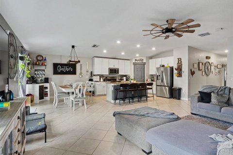 Villa ou maison à vendre à Davenport, Floride: 4 chambres, 180.14 m2 № 2298260 - photo 4