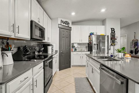 Villa ou maison à vendre à Davenport, Floride: 4 chambres, 180.14 m2 № 2298260 - photo 8
