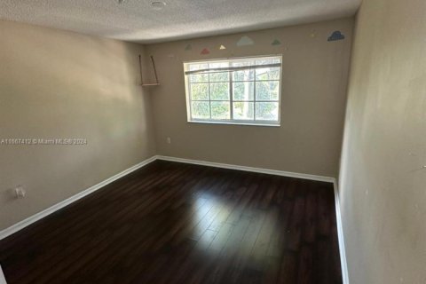 Condo in Coconut Creek, Florida, 2 bedrooms № 2060127 - photo 25