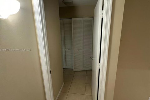 Condo in Coconut Creek, Florida, 2 bedrooms № 2060127 - photo 30