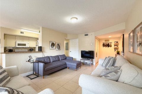 Condo in Cutler Bay, Florida, 2 bedrooms  № 1809501 - photo 3