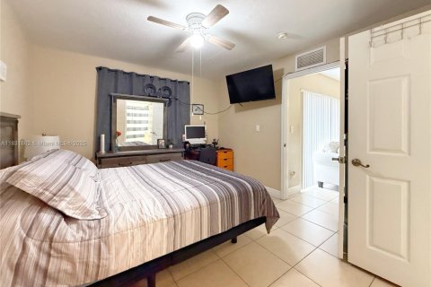 Condo in Cutler Bay, Florida, 2 bedrooms  № 1809501 - photo 17