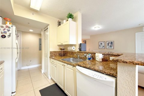 Condo in Cutler Bay, Florida, 2 bedrooms  № 1809501 - photo 10