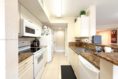 Condo in Cutler Bay, Florida, 2 bedrooms  № 1809501 - photo 7