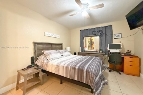 Condo in Cutler Bay, Florida, 2 bedrooms  № 1809501 - photo 15