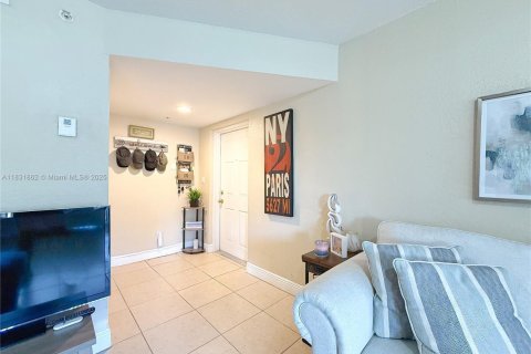 Condo in Cutler Bay, Florida, 2 bedrooms  № 1809501 - photo 5