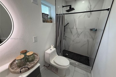 Casa en venta en North Miami Beach, Florida, 3 dormitorios, 101.73 m2 № 2002642 - foto 8