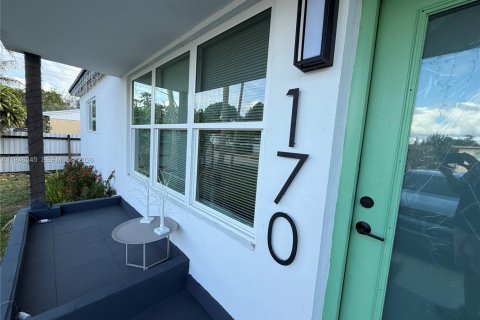Casa en venta en North Miami Beach, Florida, 3 dormitorios, 101.73 m2 № 2002642 - foto 11