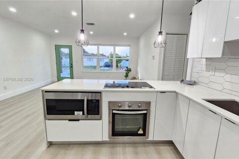 Casa en venta en North Miami Beach, Florida, 3 dormitorios, 101.73 m2 № 2002642 - foto 6
