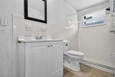House in Sarasota, Florida 5 bedrooms, 216.83 sq.m. № 2259430 - photo 22