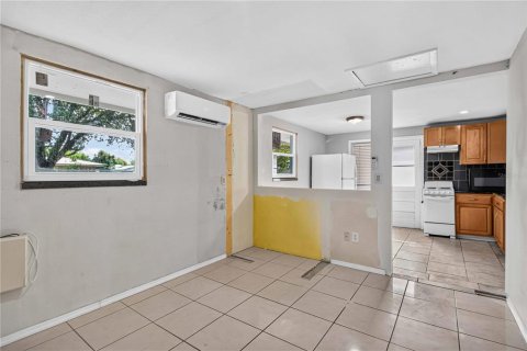 House in Sarasota, Florida 5 bedrooms, 216.83 sq.m. № 2259430 - photo 21