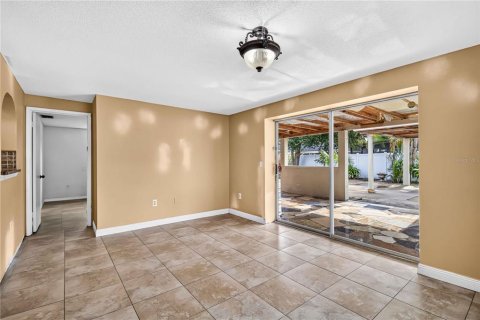House in Sarasota, Florida 5 bedrooms, 216.83 sq.m. № 2259430 - photo 13