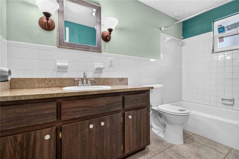 House in Sarasota, Florida 5 bedrooms, 216.83 sq.m. № 2259430 - photo 16