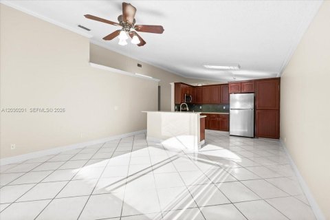 Casa en venta en Pembroke Pines, Florida, 3 dormitorios, 160.81 m2 № 2269176 - foto 20