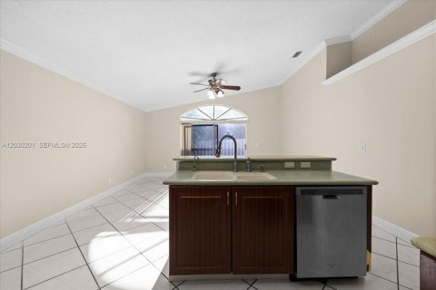 Casa en venta en Pembroke Pines, Florida, 3 dormitorios, 160.81 m2 № 2269176 - foto 24