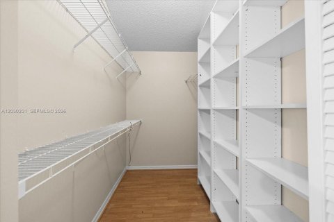 Casa en venta en Pembroke Pines, Florida, 3 dormitorios, 160.81 m2 № 2269176 - foto 27