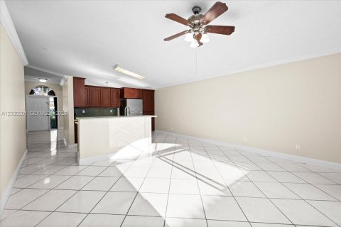 Casa en venta en Pembroke Pines, Florida, 3 dormitorios, 160.81 m2 № 2269176 - foto 19