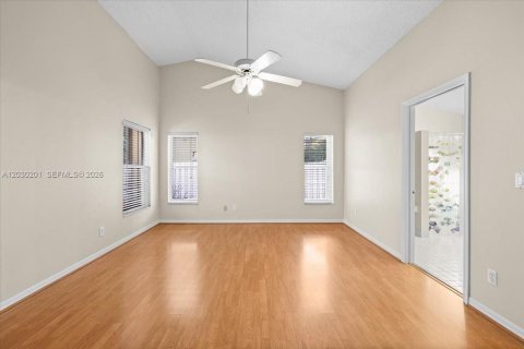 Casa en venta en Pembroke Pines, Florida, 3 dormitorios, 160.81 m2 № 2269176 - foto 25