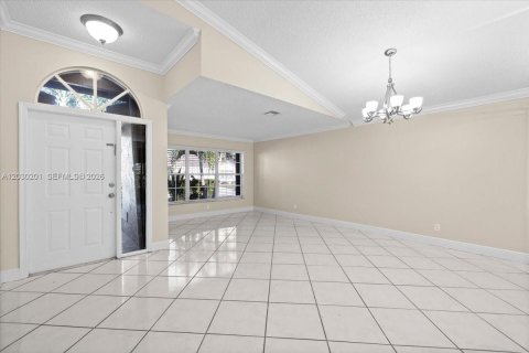 Casa en venta en Pembroke Pines, Florida, 3 dormitorios, 160.81 m2 № 2269176 - foto 16