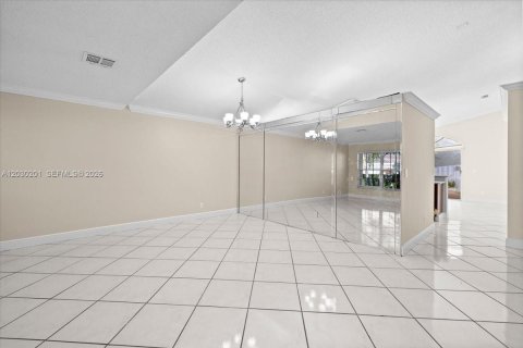 Casa en venta en Pembroke Pines, Florida, 3 dormitorios, 160.81 m2 № 2269176 - foto 15