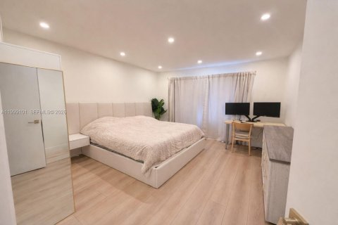 Touwnhouse à louer à Margate, Floride: 2 chambres, 96.43 m2 № 2060797 - photo 12