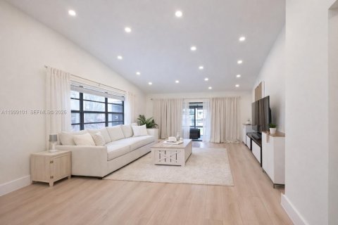 Touwnhouse à louer à Margate, Floride: 2 chambres, 96.43 m2 № 2060797 - photo 6