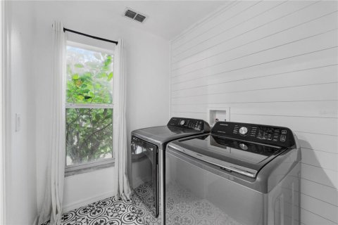 Casa en venta en Oakland, Florida, 5 dormitorios, 394.46 m2 № 1900289 - foto 25