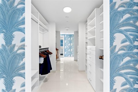 Снять в аренду кондоминиум в Майами, Флорида 4 спальни, 301.65м2, № 2062414 - фото 3