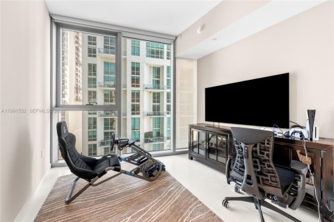 Снять в аренду кондоминиум в Майами, Флорида 4 спальни, 301.65м2, № 2062414 - фото 22