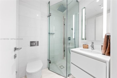 Снять в аренду кондоминиум в Майами, Флорида 4 спальни, 301.65м2, № 2062414 - фото 12