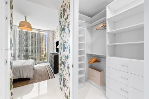 Снять в аренду кондоминиум в Майами, Флорида 4 спальни, 301.65м2, № 2062414 - фото 9