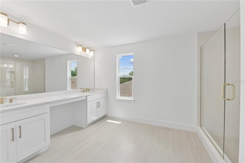 House in Orlando, Florida 4 bedrooms, 309.46 sq.m. № 1534771 - photo 14