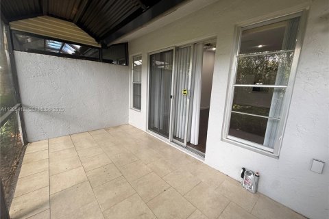 Copropriété à louer à Boca Raton, Floride: 2 chambres, 92.9 m2 № 2243597 - photo 15