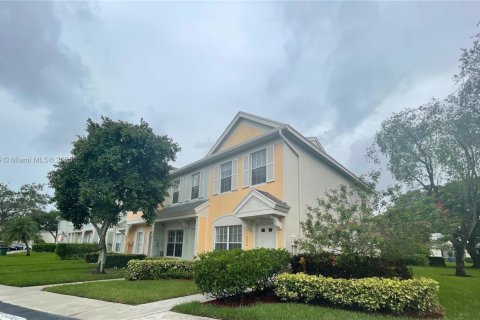 Townhouse in Weston, Florida 2 bedrooms, 103.12 sq.m. № 1963186 - photo 1