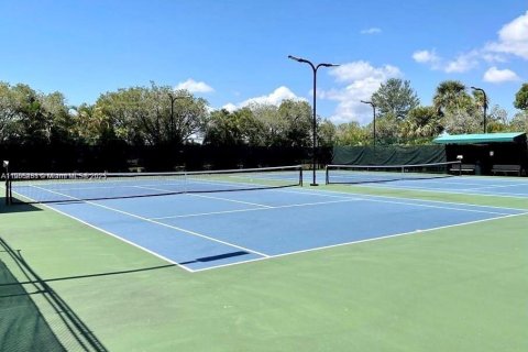 Townhouse in Weston, Florida 2 bedrooms, 103.12 sq.m. № 1963186 - photo 26