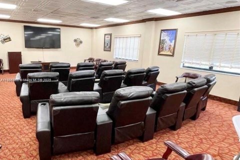 Townhouse in Weston, Florida 2 bedrooms, 103.12 sq.m. № 1963186 - photo 28