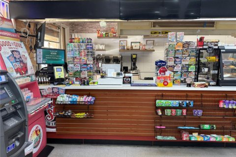 Immobilier commercial à vendre à Miami, Floride № 1972298 - photo 4