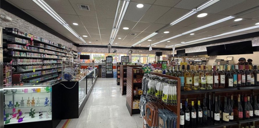 Immobilier commercial à Miami, Floride № 1972298