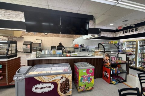 Immobilier commercial à vendre à Miami, Floride № 1972298 - photo 6