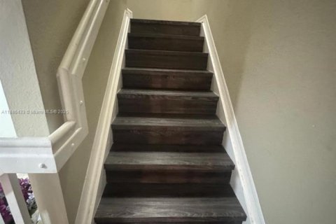 Villa ou maison à louer à Homestead, Floride: 3 chambres, 141.95 m2 № 1935724 - photo 5