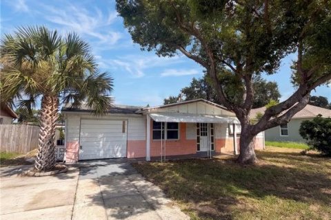 House in Holiday, Florida 2 bedrooms, 75.81 sq.m. № 2237869