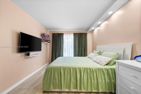 Adosado en venta en Hallandale Beach, Florida, 3 dormitorios, 162.58 m2 № 1955411 - foto 4