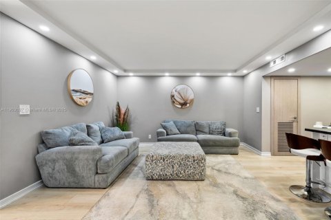 Adosado en venta en Hallandale Beach, Florida, 3 dormitorios, 162.58 m2 № 1955411 - foto 11