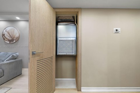 Adosado en venta en Hallandale Beach, Florida, 3 dormitorios, 162.58 m2 № 1955411 - foto 6