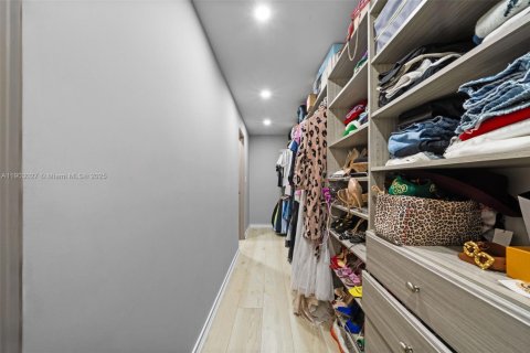 Adosado en venta en Hallandale Beach, Florida, 3 dormitorios, 162.58 m2 № 1955411 - foto 17