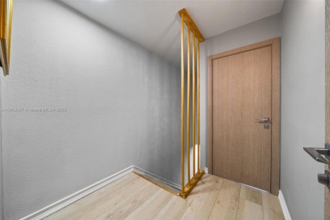 Adosado en venta en Hallandale Beach, Florida, 3 dormitorios, 162.58 m2 № 1955411 - foto 13