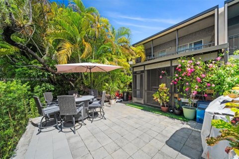 Adosado en venta en Hallandale Beach, Florida, 3 dormitorios, 162.58 m2 № 1955411 - foto 28