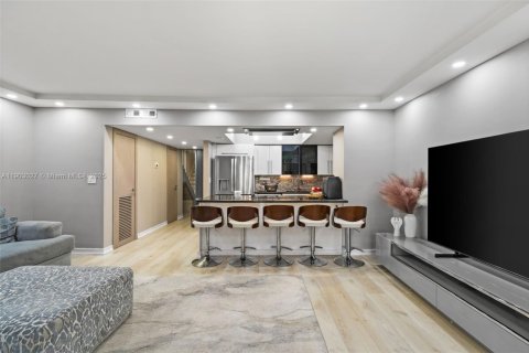 Adosado en venta en Hallandale Beach, Florida, 3 dormitorios, 162.58 m2 № 1955411 - foto 9