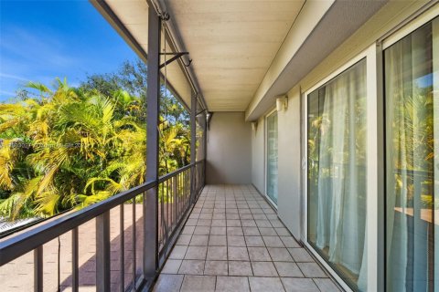 Adosado en venta en Hallandale Beach, Florida, 3 dormitorios, 162.58 m2 № 1955411 - foto 23